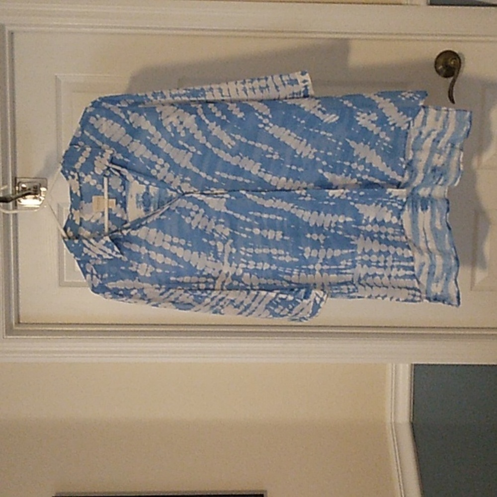 Chicos long blouse size 2, longer at the back.